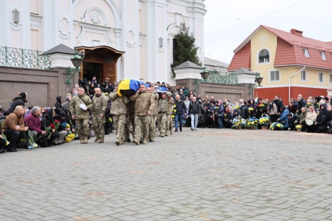Луцьк попрощався з Героями Олександром Веремчуком та Костянтином Голубом