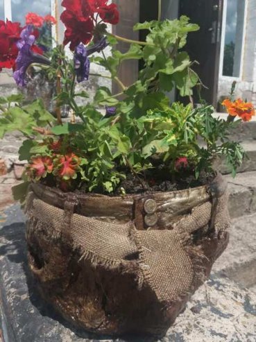 На Волині активісти оригінально прикрасили центр села. ФОТО