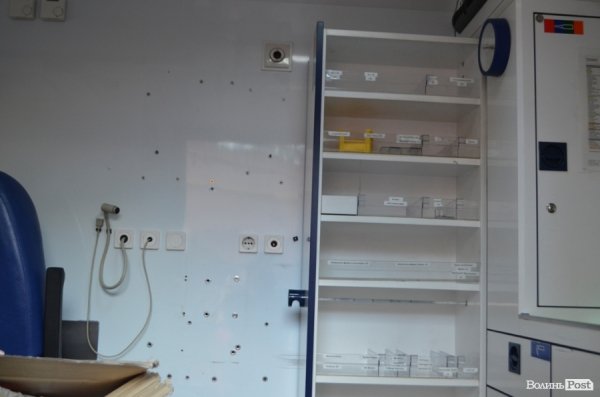 Луцький  госпіталь отримав реанімобіль для перевезення поранених. ФОТО