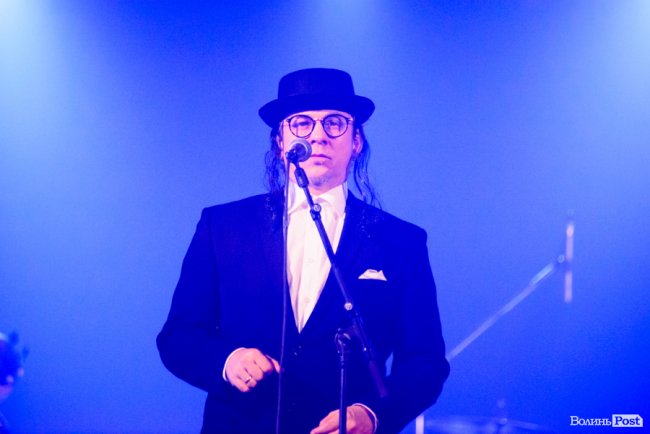 Гурт «Танок на Майдані Конґо» приїхав у Луцьк із вертепом. ФОТО