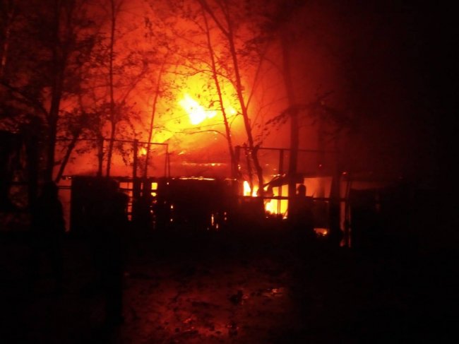 У центрі Рівного підпалили ресторан: постраждав охоронець. ФОТО