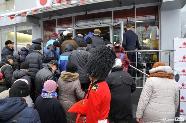 У Луцьку відкрився перший брендований магазин Vodafone 