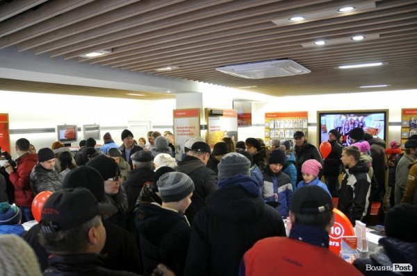 У Луцьку відкрився перший брендований магазин Vodafone 