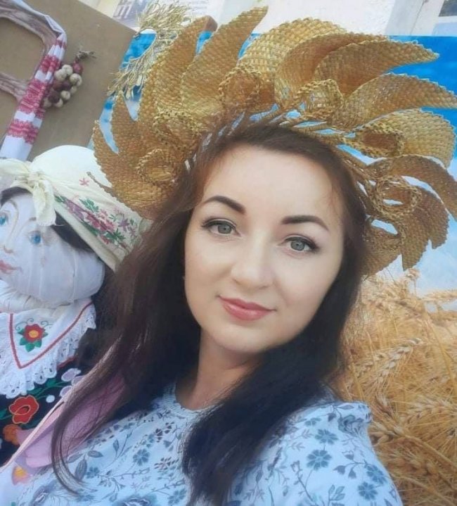 У місті на Волині відкрили виставку солом’яних витворів талановитої майстрині. ФОТО