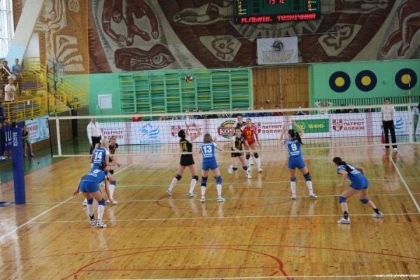 Волейбольний «Фінал чотирьох»: лучанки почали з перемоги. ФОТО