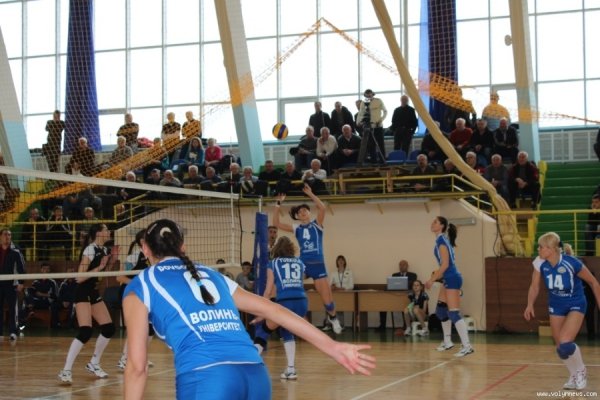 Волейбольний «Фінал чотирьох»: лучанки почали з перемоги. ФОТО