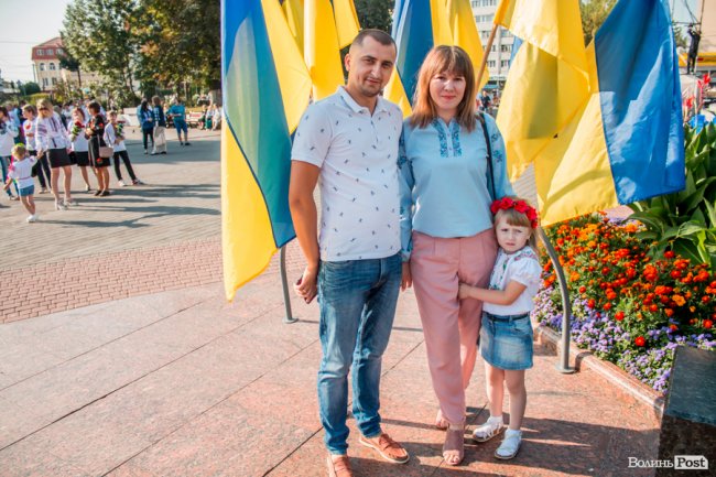 Луцьк у вишиванках. ФОТОРЕПОРТАЖ