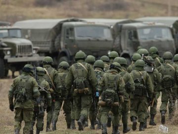 Деякі російські війська, які рухалися на Київ, «переміщуються» до Білорусі, – Пентагон