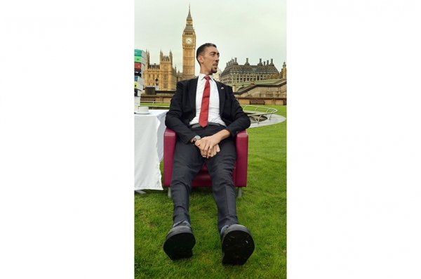 Зустрілися найвища і найнижча людина у світі. ФОТО