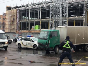 У Луцьку через аварію на Рівненській – ускладнений рух. ФОТО