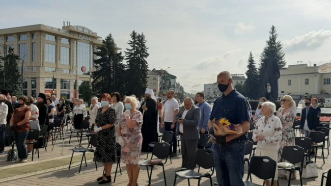 У Луцьку нагородили батьків загиблих на Сході воїнів. ФОТО