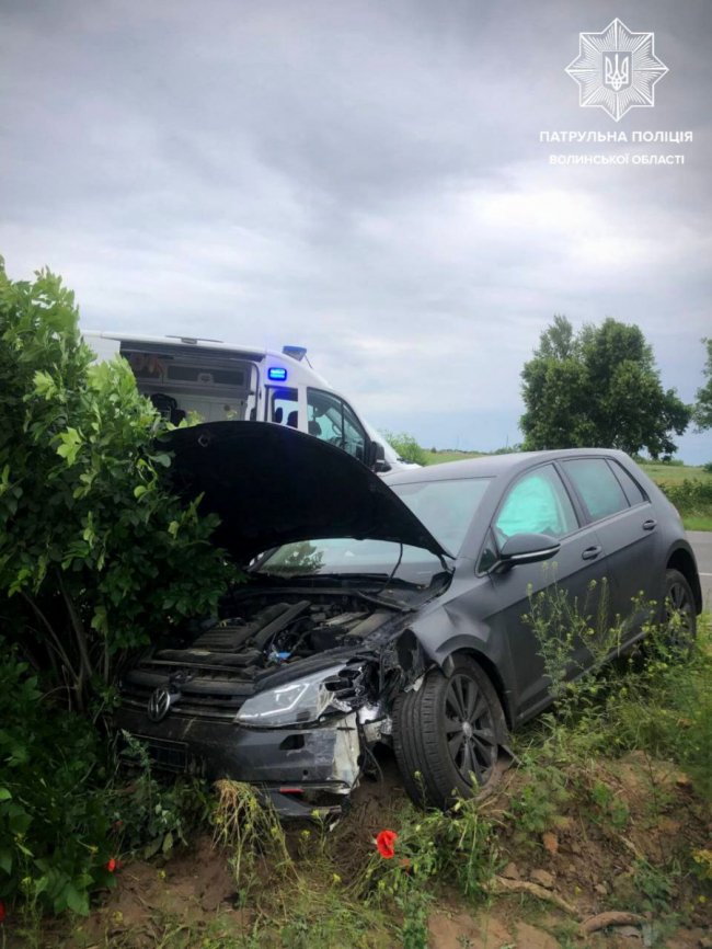 За шість місяців цього року на дорогах Волині загинули 45 громадян: фото з місць ДТП