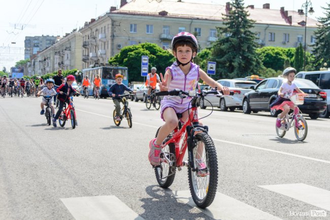 З дітками, собакою та у вишиванках: як лучани провели «Велодень-2019». ФОТО