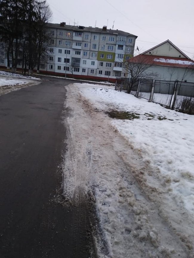 На тротуарах Володимира – суцільна ковзанка. ФОТО