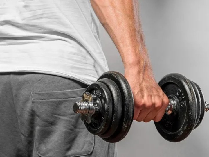 На Волині син розбив обличчя батькові металевою гантелею: деталі