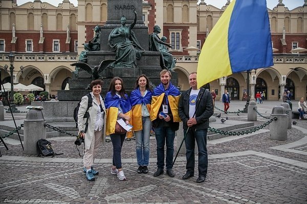 Самооборона привезла з Європи кошти та «швидкі» для АТО. ФОТО