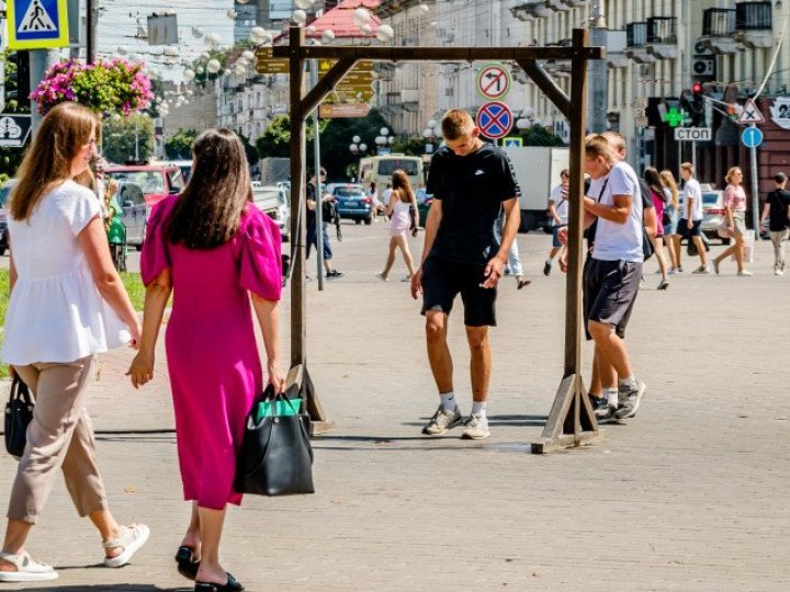 У Луцьку почали працювати вуличні душі
