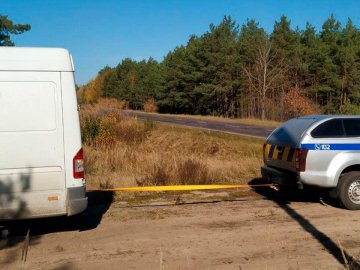 Волинські поліцейські врятували водія з «піщаного полону»