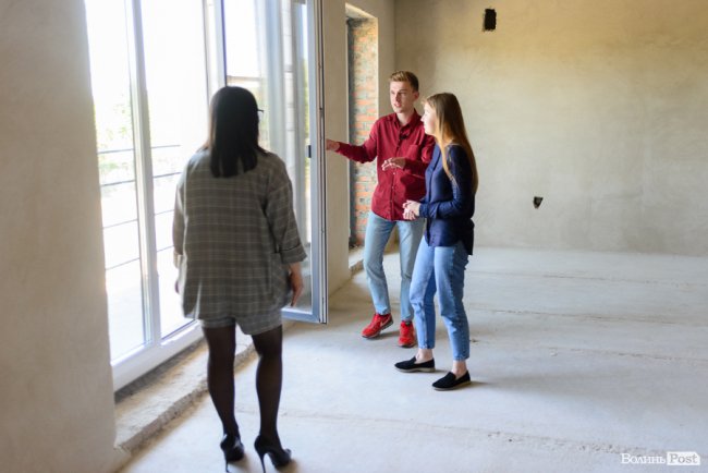 «Ми уявляли свій дім таким»: подружжя луцьких телеведучих обрало квартиру у ЖК  «StyleUP»* 