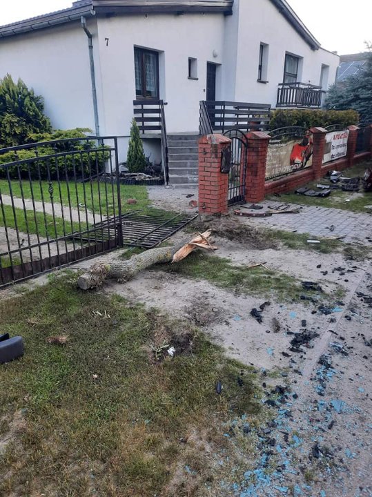 Від автівки залишилась купа брухту: у Польщі в аварії загинула українка. ФОТО