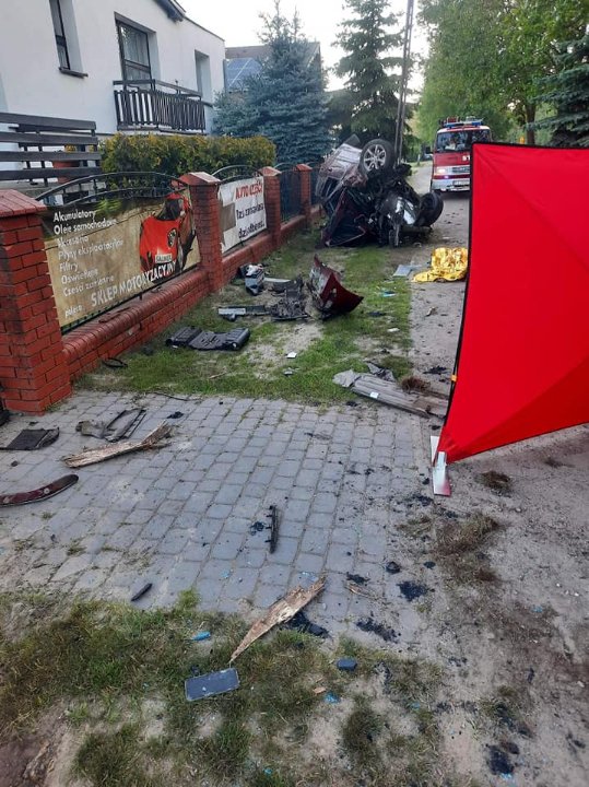 Від автівки залишилась купа брухту: у Польщі в аварії загинула українка. ФОТО