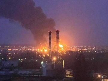 Подоляк припускає, що військові склади і нафтобази у прикордонних районах Росії вибухатимуть дедалі частіше