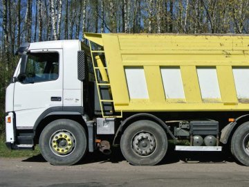 У Ковелі поліцейські затримали дві вантажівки з піском