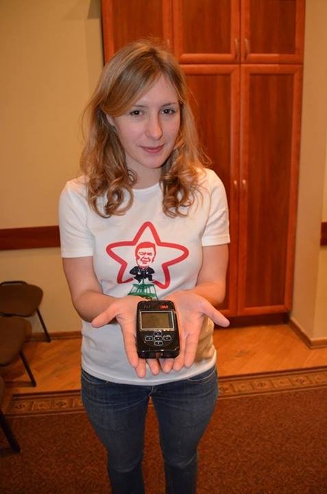 Активістка луцького Євромайдану Майя Москвич показала, як за нею стежить міліція. ФОТО