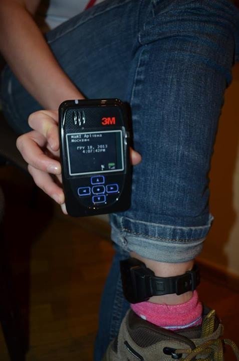 Активістка луцького Євромайдану Майя Москвич показала, як за нею стежить міліція. ФОТО