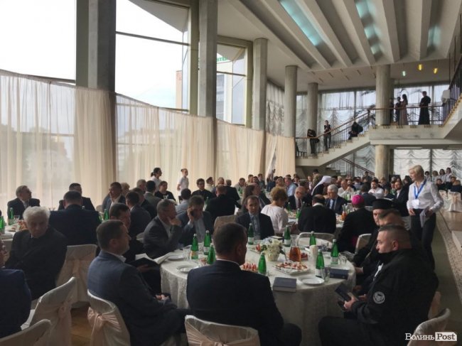 У Луцьку розпочався молитовний сніданок