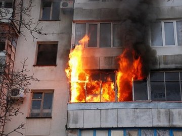 У Луцьку горіла квартира в дев'ятиповерховому будинку