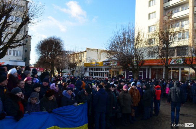 Томос, селфі та колядки: Петро Порошенко на Волині. ФОТОРЕПОРТАЖ