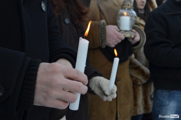  У Луцьку помолилися за загиблих у Києві і волю України. ФОТО