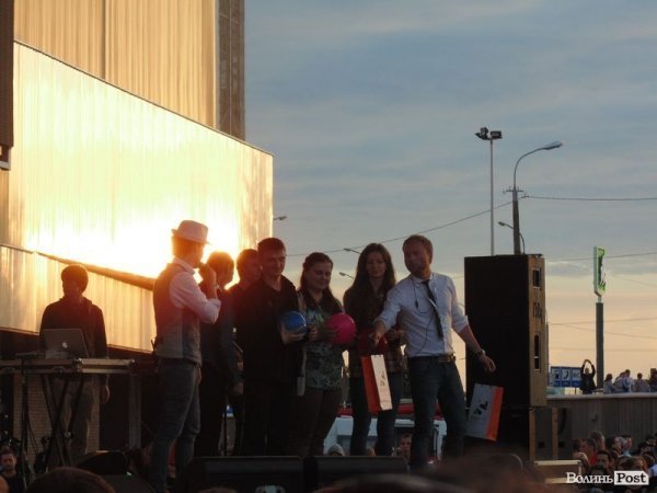 «Дикі» децибели, море народу і зоряні гості: як у Луцьку гуляли під «ПортCity». ФОТО. ВІДЕО