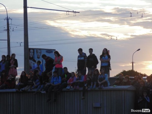 «Дикі» децибели, море народу і зоряні гості: як у Луцьку гуляли під «ПортCity». ФОТО. ВІДЕО