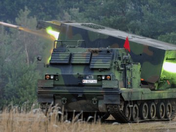 Незабаром Німеччина надасть Україні установки MARS, гаубиці та постачатиме систем ППО
