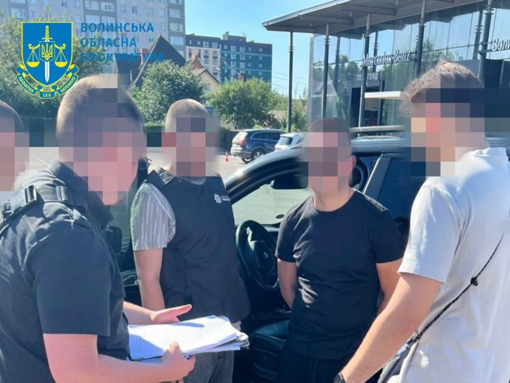 27-річний волинянин за 10 тисяч гривень зареєстрував авто у сервісному центрі без власника: його судитимуть
