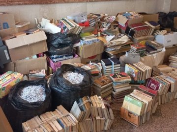 Скільки російської літератури у Луцьку здали на макулатуру. ФОТО