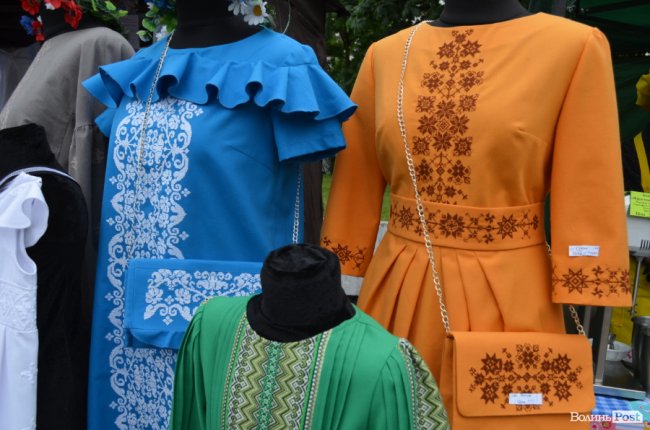 Від мініатюрних тістечок до величезних гойдалок: у центрі Луцька – свято професійної освіти. ФОТО