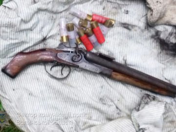 На Волині правоохоронці вилучили обріз та набої 