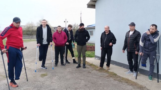 Як із допомогою коней на Волині лікують поранених бійців: деталі