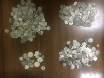 На Волині затримали чоловіка, який через «Укрпошту» хотів відправити старовинні монети 14-16 століття