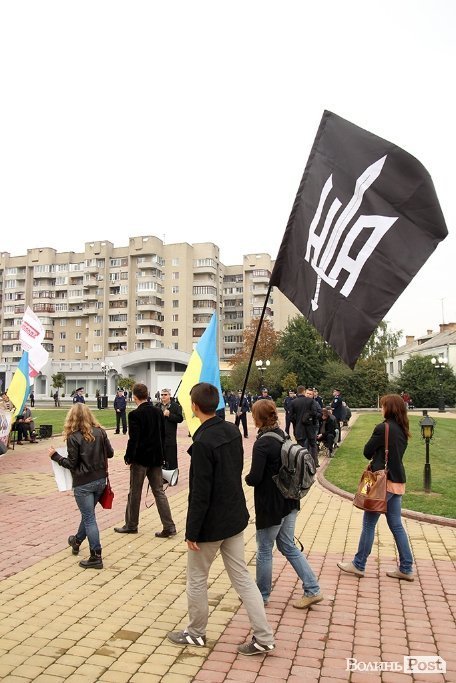 Як опозиція мітингує під Волинською ОДА. ФОТО