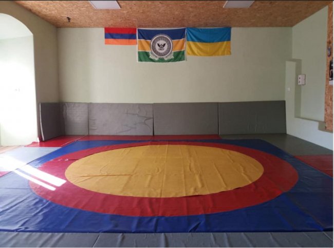 На Волині ентузіасти перетворили занедбане приміщення у зал для занять вільною боротьбою