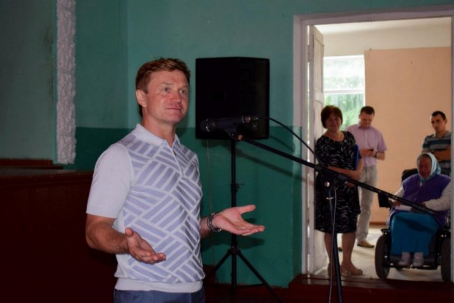 «Треба бути сліпим, щоб не бачити, скільки Івахів робить для округу»: як ратнівчани зустрічали народного депутата*