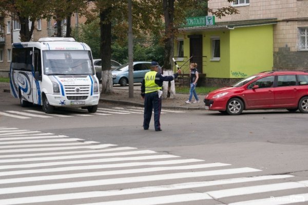 Янукович у Луцьку: засилля міліції і величезні затори. ФОТО