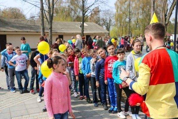 У Луцькому зоопарку святкували день народження тигренят. ФОТО