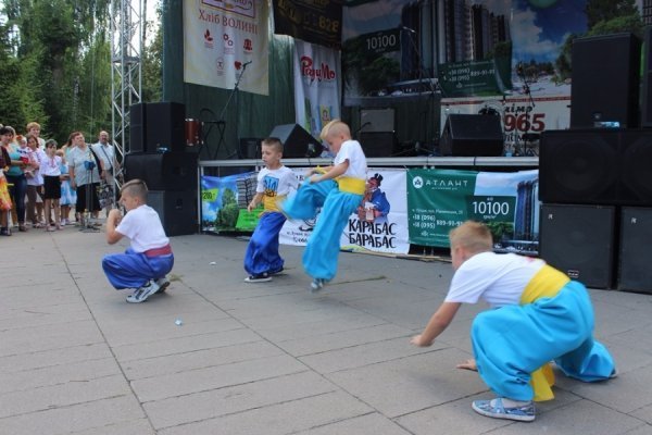 Маленькі лучани показали козацьку стійкість та витривалість. ФОТО