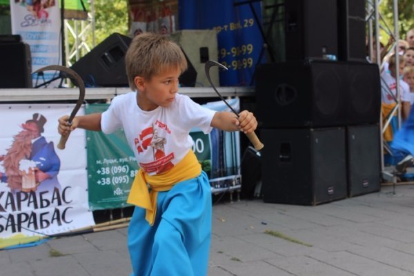 Маленькі лучани показали козацьку стійкість та витривалість. ФОТО