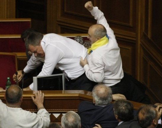 Бійка у Верховній Раді. ФОТО. ВІДЕО